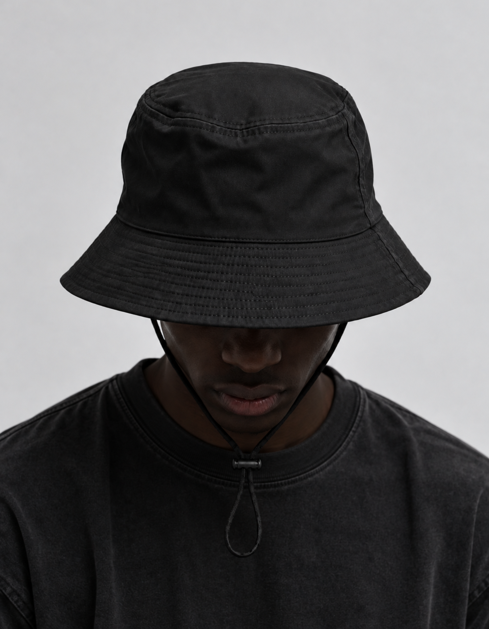 Bucket Negro Básico con Cordón Ajustable Unisex | THE LOKI®