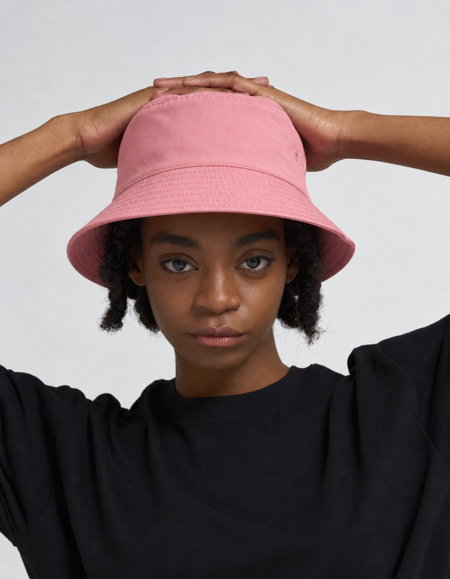 Bucket Reversible Negro/Rosado